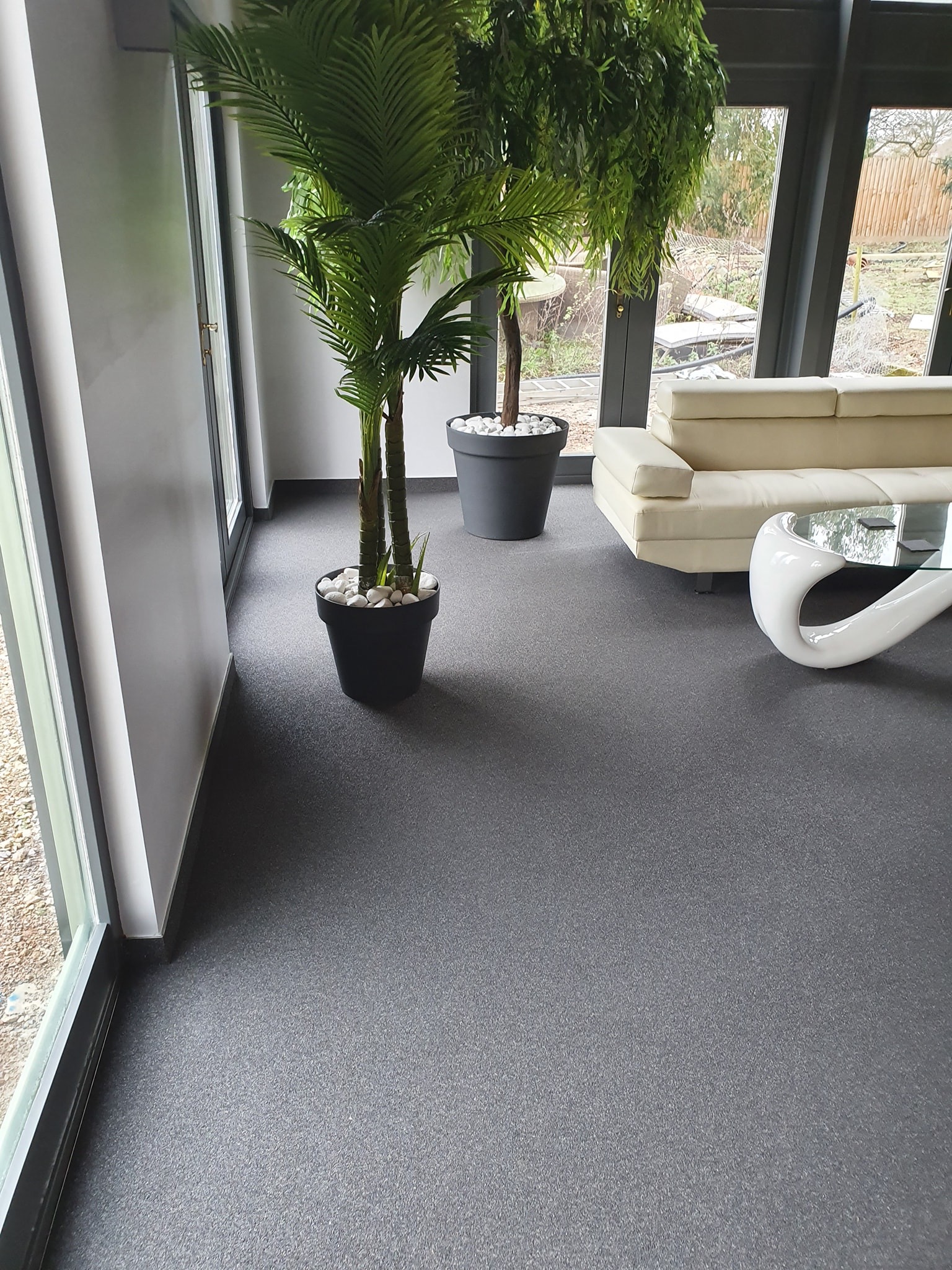 Resin Driveways have become the most popular driveway option over the last 5 years and when you look at the options available and the finished article, it is clear to see why.
